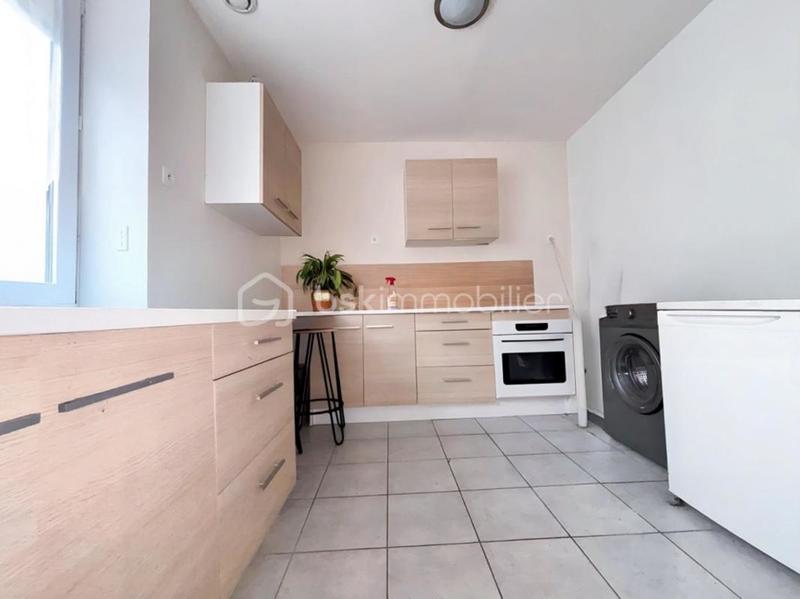 Immeuble - 111 m² - 8 pièces