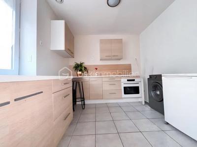 Immeuble - 111 m² - 8 pièces