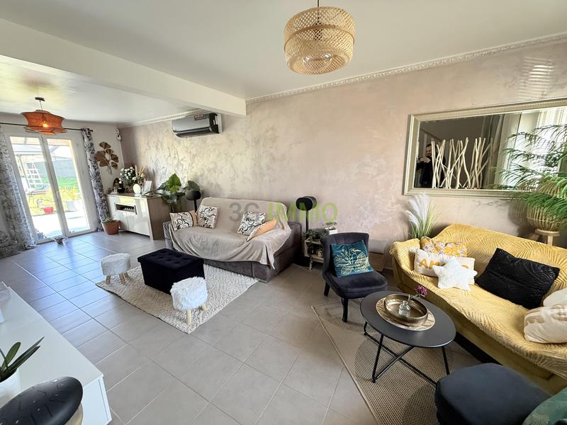 Maison - 90 m² - 5 pièces