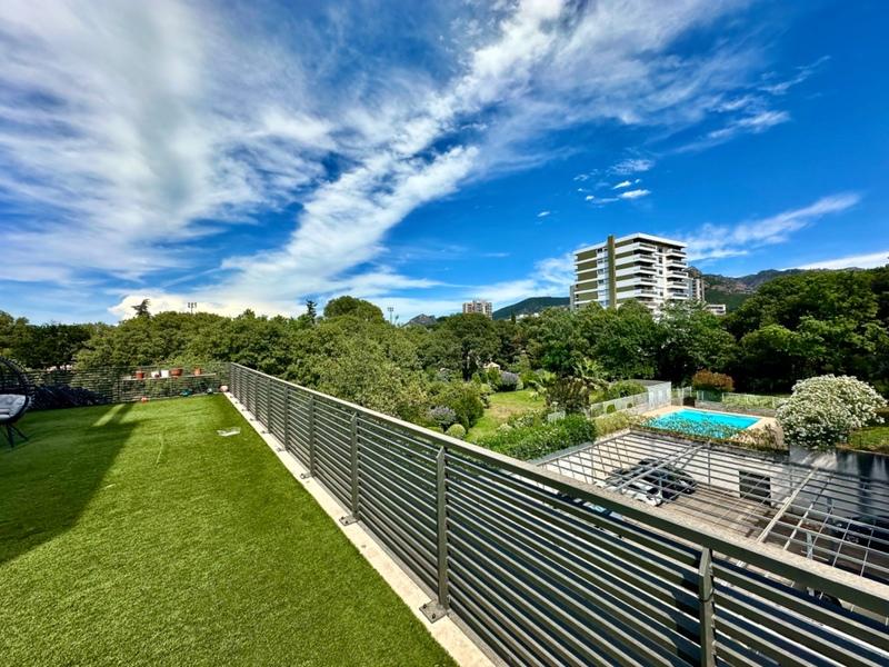 Appartement - 100 m² - 4 pièces