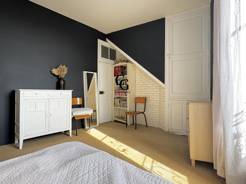 Maison - 246 m² - 8 pièces