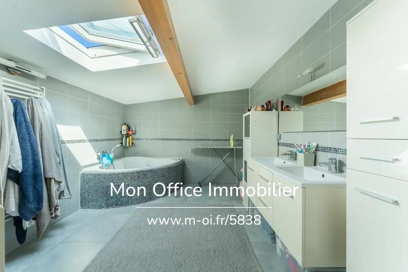 Maison - 110 m² - 4 pièces