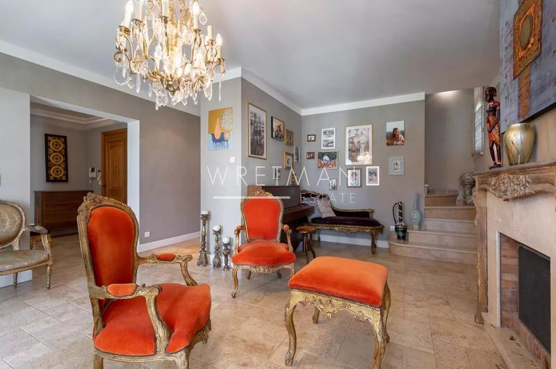 Maison - 280 m² - 7 pièces