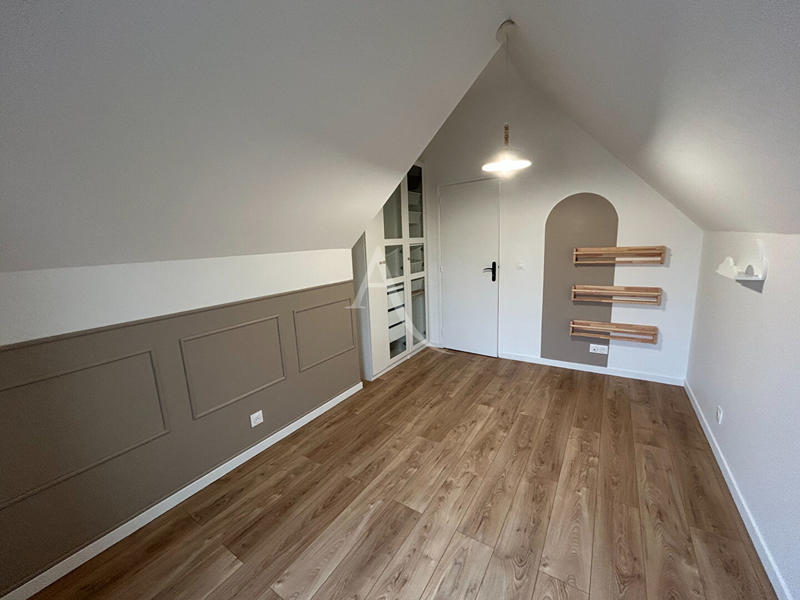 Maison - 95 m² - 6 pièces