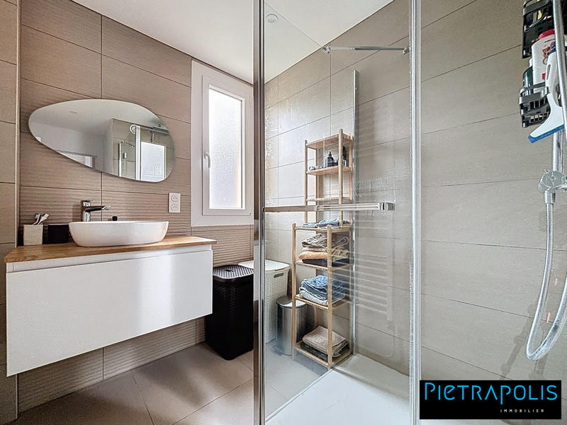 Appartement - 80 m² - 3 pièces