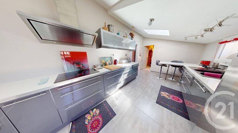 Maison - 172 m² - 7 pièces