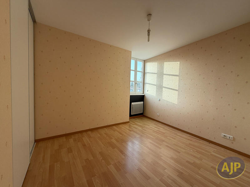 Appartement - 80 m² - 3 pièces