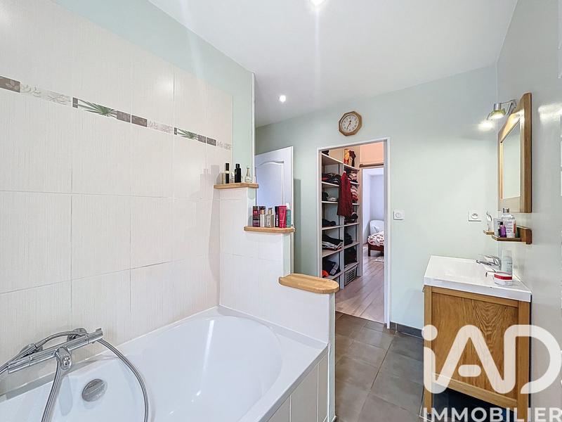 Maison - 212 m² - 8 pièces