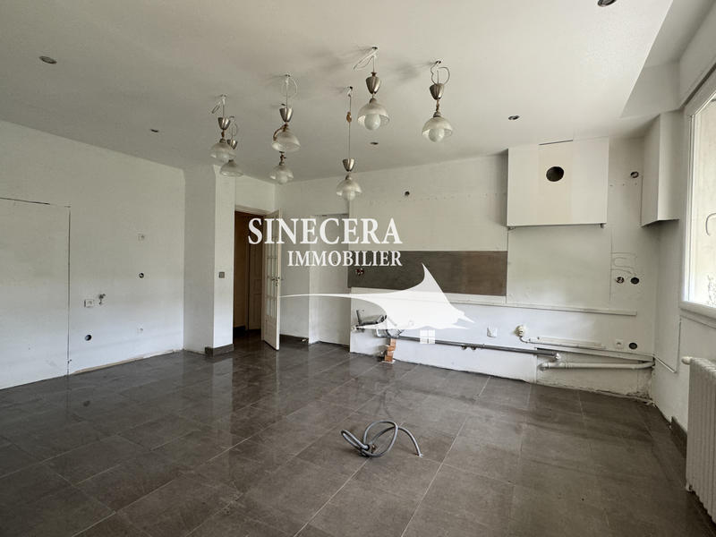 Propriété - 600 m² - 16 pièces