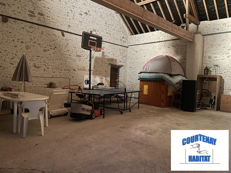 Maison - 230 m² - 6 pièces