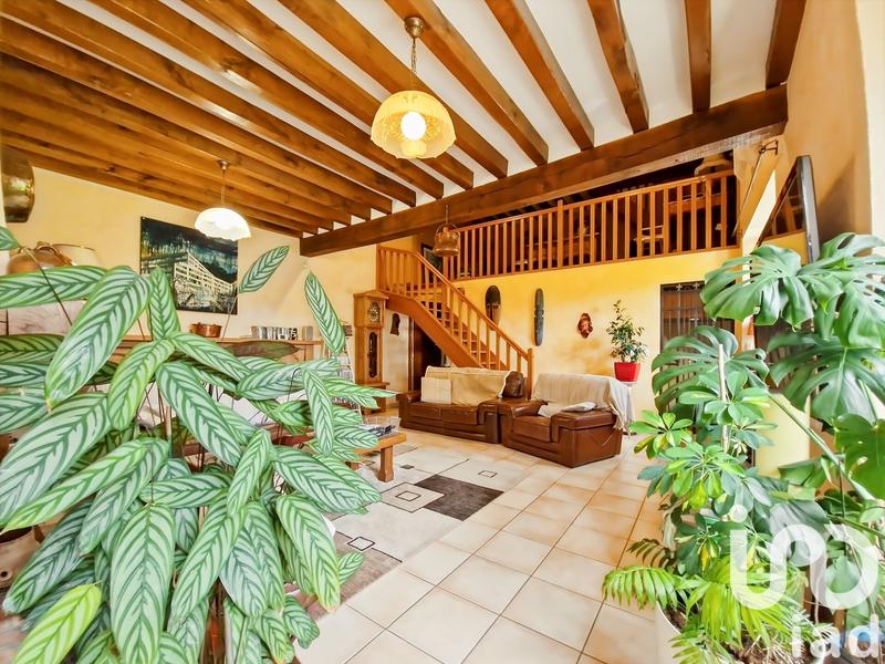 Maison - 211 m² - 8 pièces