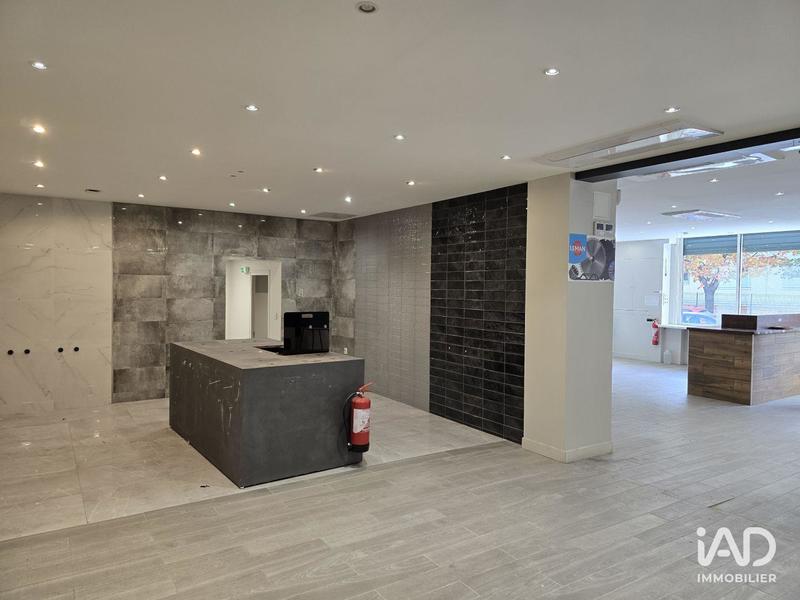 Local commercial - 557 m²