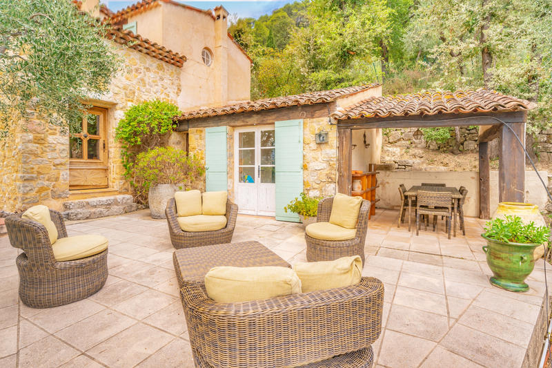 Maison - 240 m² - 7 pièces