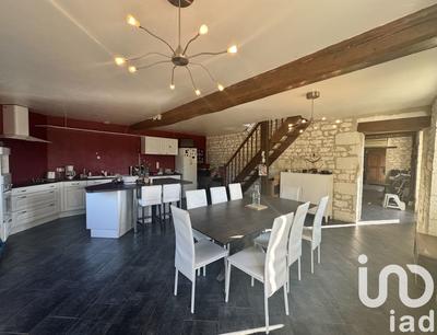 Maison - 194 m² - 5 pièces