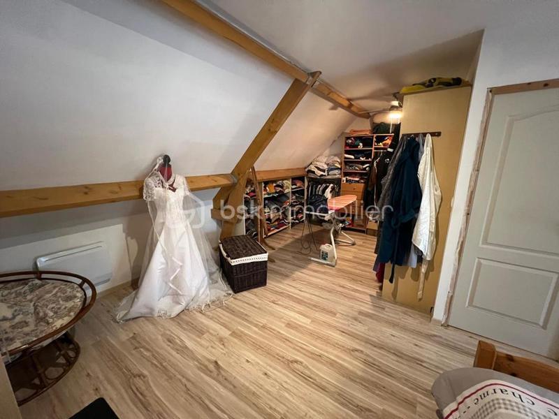 Maison - 205 m² - 9 pièces