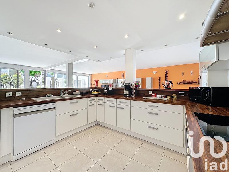 Appartement - 210 m² - 7 pièces