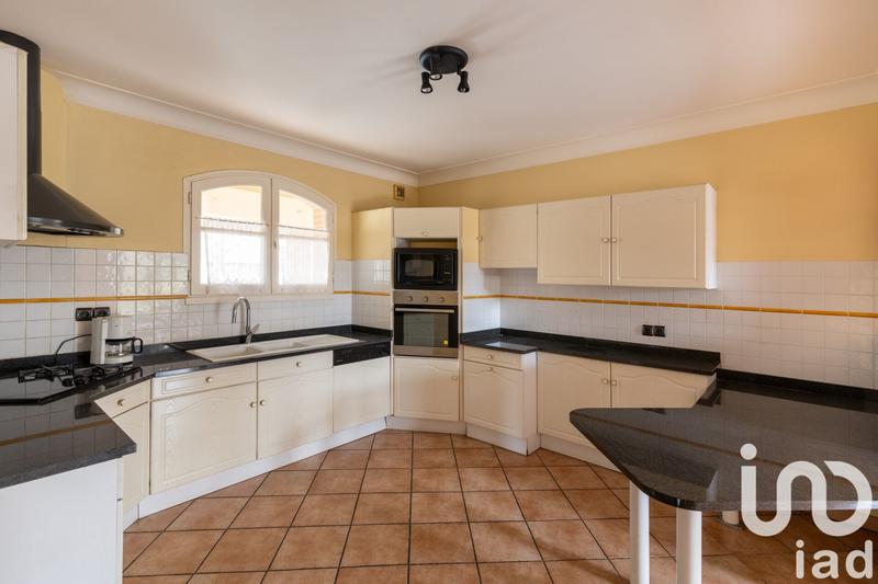 Maison - 240 m² - 5 pièces