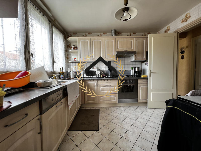 Maison traditionnelle - 110 m² - 7 pièces