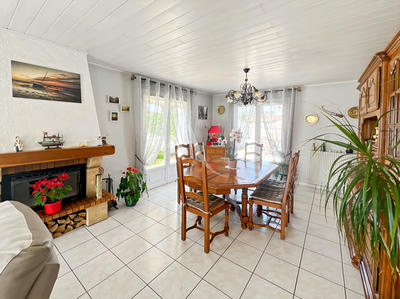 Maison - 92 m² - 5 pièces