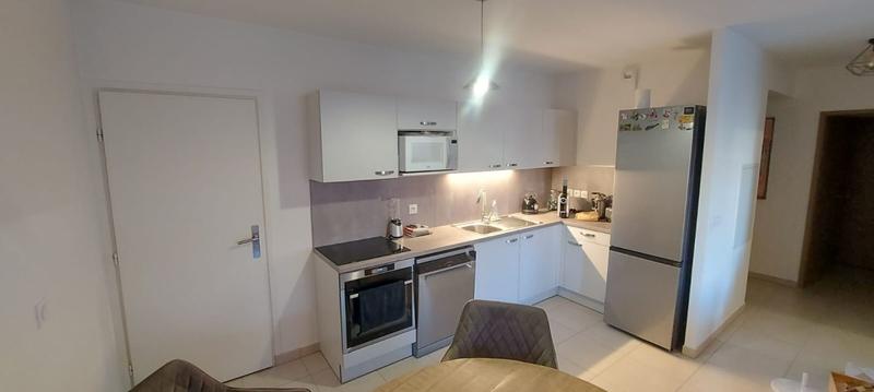 Appartement - 75 m² - 3 pièces