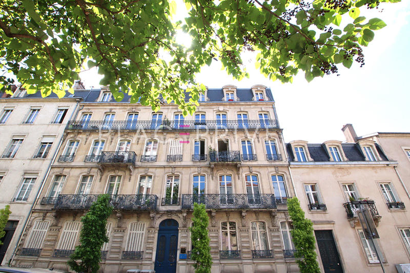 Bureau - 109 m² - 6 pièces