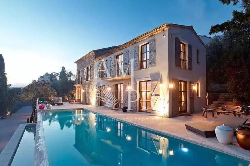 Villa - 600 m² - 8 pièces