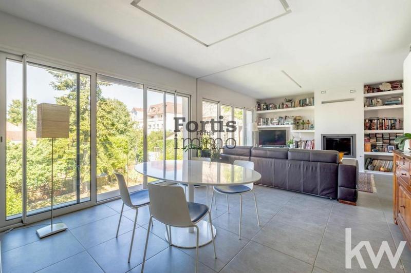 Maison - 230 m² - 6 pièces