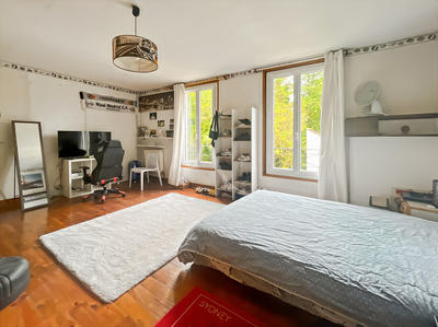 Maison - 202 m² - 6 pièces