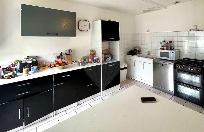 Appartement - 96 m² - 5 pièces