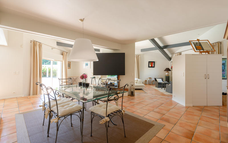 Maison - 230 m² - 5 pièces