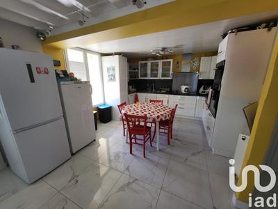 Maison - 255 m² - 10 pièces