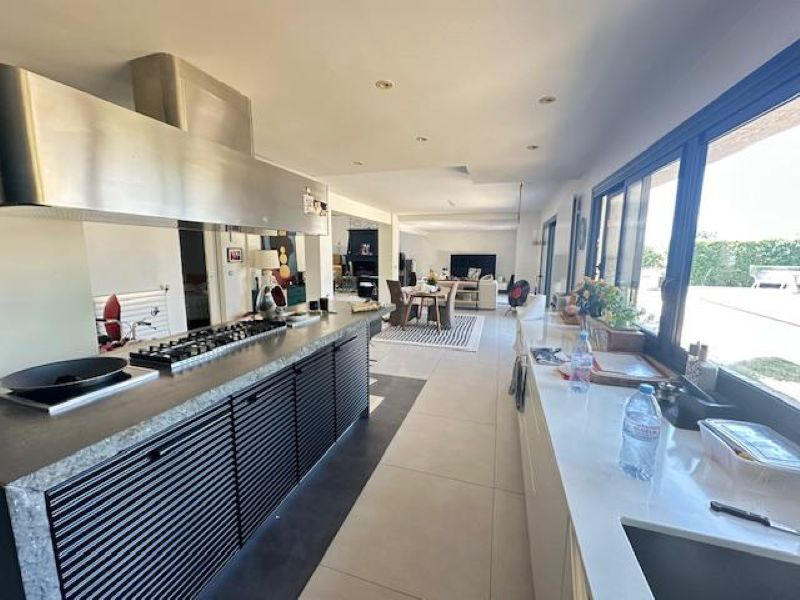 Maison - 224 m² - 7 pièces