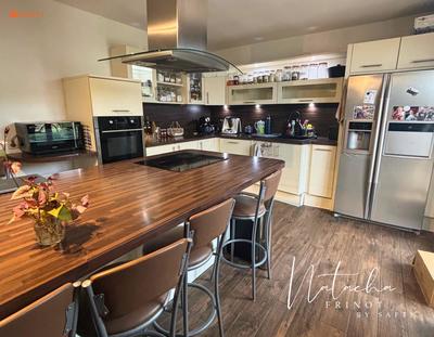 Maison - 210 m² - 7 pièces