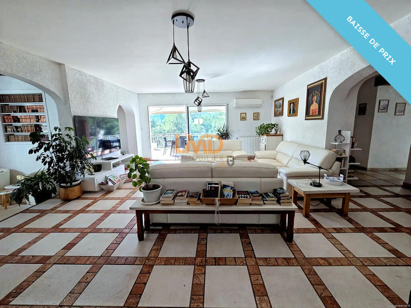 Propriété - 181 m² - 7 pièces