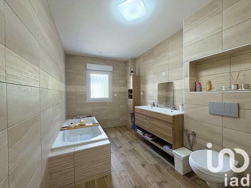 Maison - 122 m² - 4 pièces