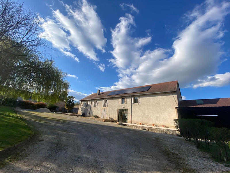 Maison - 227 m² - 8 pièces