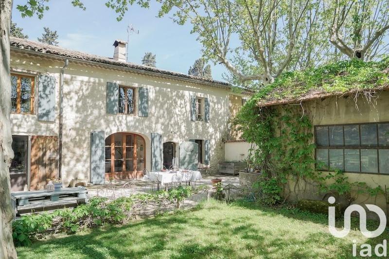 Maison - 242 m² - 7 pièces