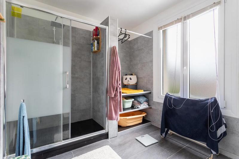 Maison - 229 m² - 8 pièces