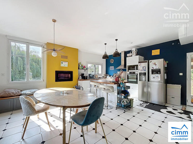 Maison traditionnelle - 145 m² - 6 pièces