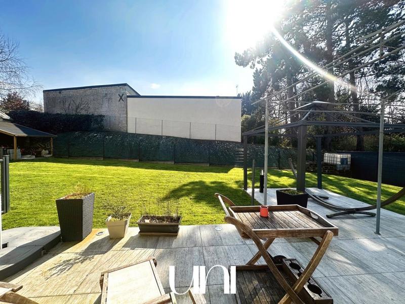 Maison - 178 m² - 8 pièces