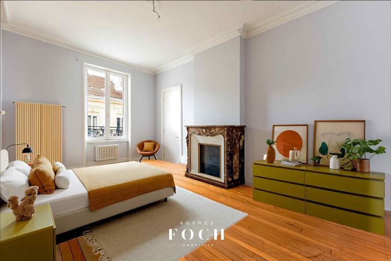 Appartement - 102 m² - 4 pièces