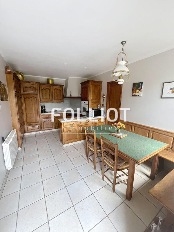 Maison - 208 m² - 10 pièces