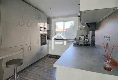 Maison - 122 m² - 6 pièces