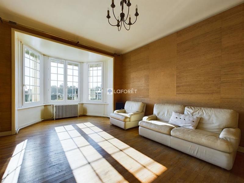 Demeure - 188 m² - 8 pièces