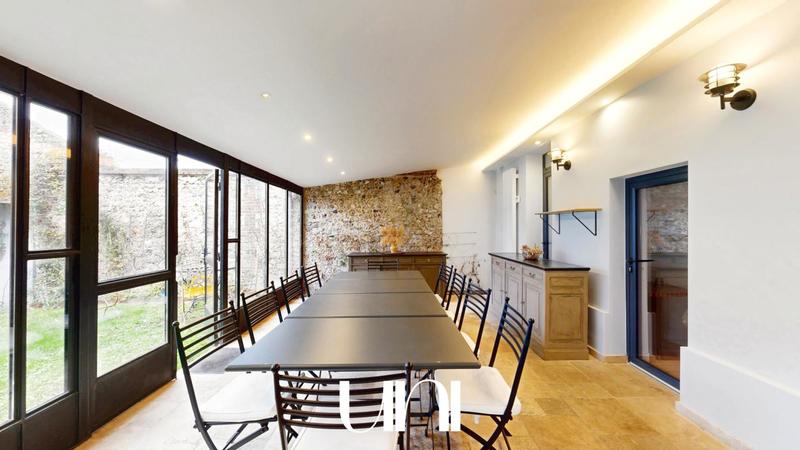 Propriété - 260 m² - 10 pièces