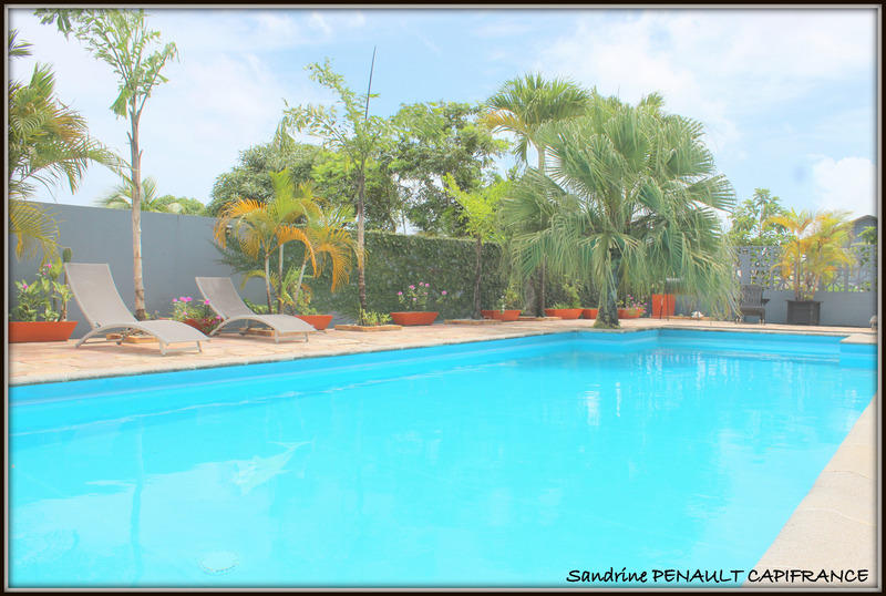 Immeuble - 1 270 m² - 13 pièces