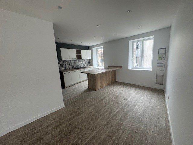 Appartement - 99 m² - 4 pièces