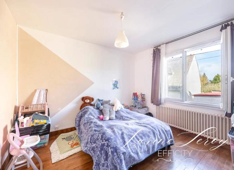 Maison - 93 m² - 5 pièces