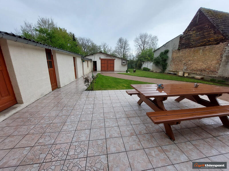 Maison - 167 m² - 9 pièces