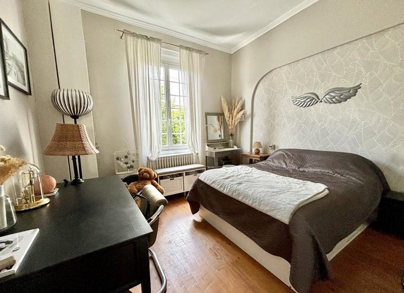 Maison - 180 m² - 8 pièces